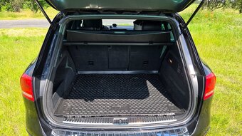 VW Touareg 3.0TDi     ■   PĚKNÝ VŮZ - 11