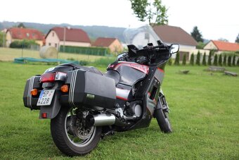 Kawasaki GTR 1000 - 11