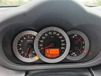 Prodám Toyota Rav 4 mk3 2.0 112KW automat - 11