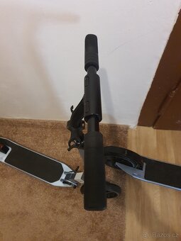 Prodám koloběžku a helmu - 11