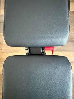 Skládací posilovací lavice s rozpažkami BenchPress Fold NOVÁ - 11