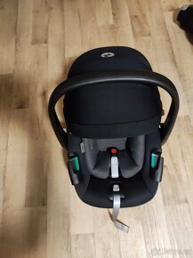Maxi Cosi Pebble 360 včetně otocne báze 2022 Essential Black - 11