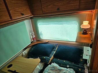 Karavan Knaus – kompletně zařízený, celoročně obyvatelný - 11