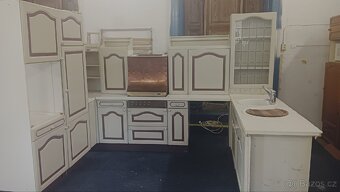 Landhaus kuchyně 720cm - 11