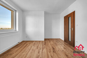 Prodej, rodinný dům 4+kk, novostavba, pozemek 1.111 m², Mist - 11
