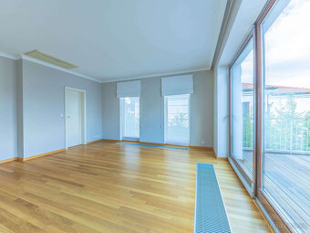 Exkluzivní vila 5+1, 348 m², bazén, sauna, pozemek 996 m², S - 11