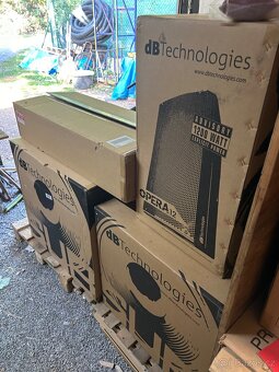 Mixazni pult Behringer X-32 vcetne spec. hardcasr - 11
