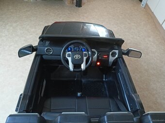 Elektrické autíčko pro děti Toyota Tundra - 11