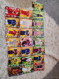 Fotbalové kartičky okolo 600 kusů - 11