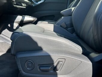 Audi Q4 e-tron, 45 E-TRON 1.MAJ/QUATTRO/ČR/DPH - 11