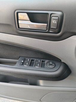 Ford Focus Combi 1.6i 74kw ,136971 tkm,tažné,klima - 11