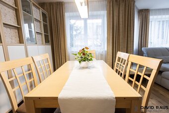 Prodej rodinného domu 4+kk s bazénem (159 m2) a zahradou, ul - 11
