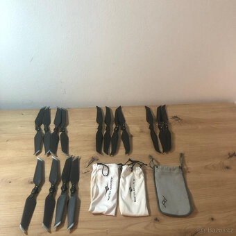 DJI Mavic 2 Zoom Fly More Combo - 11