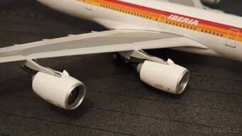 Airbus 346 Iberia celokov 1:200 Phoenix - 11
