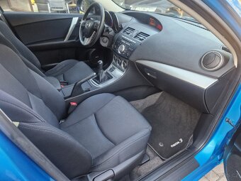 MAZDA 3  2.0 BENZÍN - 11