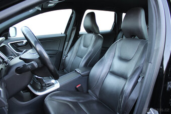 Volvo XC60 2.0 D4 Drive-E / Momentum / Automat / Tažné - 11
