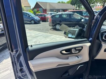 Mercedes-Benz Třídy V 300 d 4MATIC EXCLUSIVE/AMG/L - 11