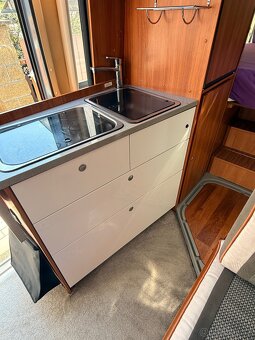 Prodám obytnou dodávku-vestavbu Globecar Campscout - 11