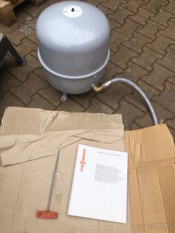 Prodám  kotel na olej  22 KW - 11