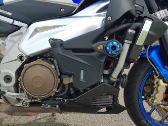 Aprilia Tuono 1000 R V2 - 11