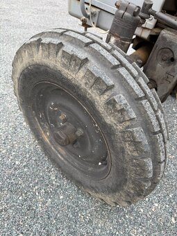 TRAKTOR ZETOR 3511 + PŘÍSLUŠENSTVÍ - 11