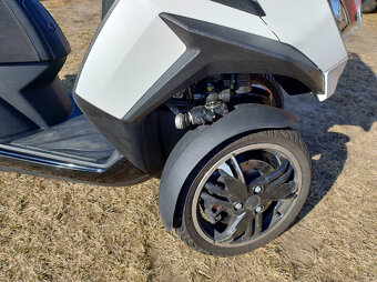 Peugeot Metropolis 400 (2022, řp. sk. B) - 11