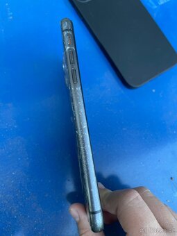 iPhone 11 - 11