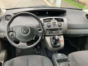 Renault Grand Scenic 2.0DCI 110 kW - 11