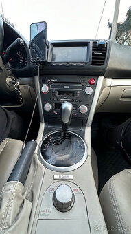 Subaru Legacy, 3.0R Automatic - 11
