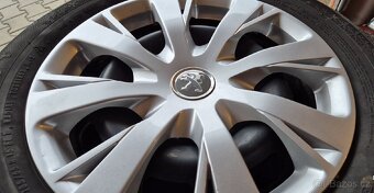 Peugeot 208 - 11