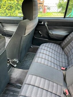 Mercedes 190E W201 - 11