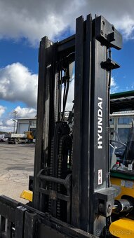 VZV Hyundai zdvih 7 tun diesel 6 válec Triplex Posuv - 11