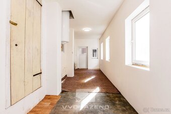 Dům (242 m2) s byty 4+kk (95,4 m2) a 3+kk (146,8 m2) v OV, Č - 11