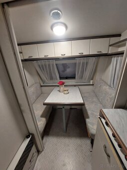 Karavan hobby 420 Deluxe + solar - 11