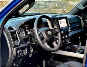 DODGE RAM 1500 5,7 HEMI BUILT TO SERVE 2023 - 11