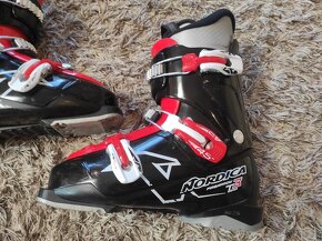 Prodám lyžařské boty Nordica velikosti boty 290 mm - 11