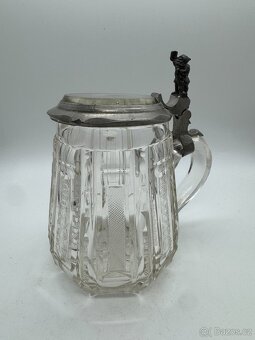 Sběratel nabízí staré korbele s cínovými víčky - 11