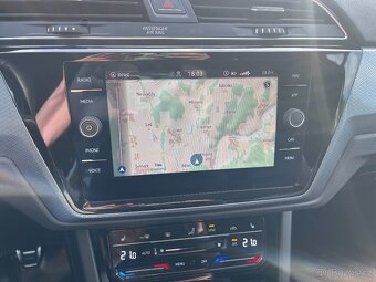 Volkswagen Touran 1,5 Tsi ACTIVE 2022 92 300 km - 11