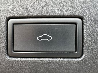 Volkswagen iD.4 MAX 150kw,matrix,tep.čerp.,pano,360°kamery - 11