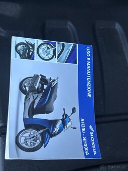 Honda SH 300i - 11