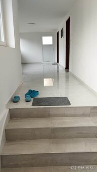 Byt 2+1+hala v rod.domku s terasou a zahrádkou, K.Hora - 11