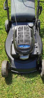 Benzínová sekačka Honda 53cm s pojezdem - 11