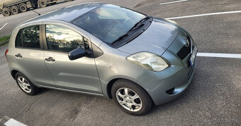 Toyota Yaris 1.0 VVT-i, 2009, 122tkm, 2. majitel, STK 5/2027 - 11
