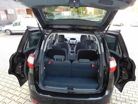 Ford C-Max grand 1,6 benzín - 7 míst - 11