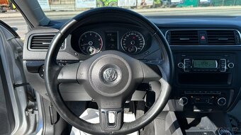 Volkswagen Jetta 1.2TSi 77kW ALU,PDC,Klima - 11