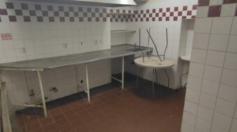 Nabízíme k prodeji komerční prostor v Ostravě - 11