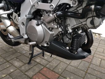 Suzuki DL1000 V-Strom K4 - 11