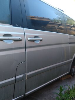Mercedes benz VITO W639 r.2007 - dveře řidič a šoupačky - 11