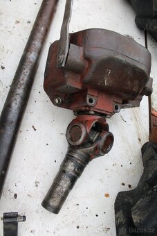 Zetor 7245 přední náprava převodovka kola kardan šrouby - 11