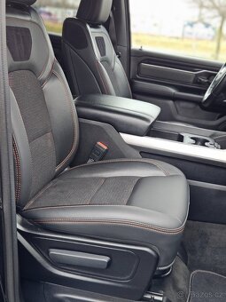 Dodge RAM 1500 5.7V8 Crew Cab r.v.2022 - 11